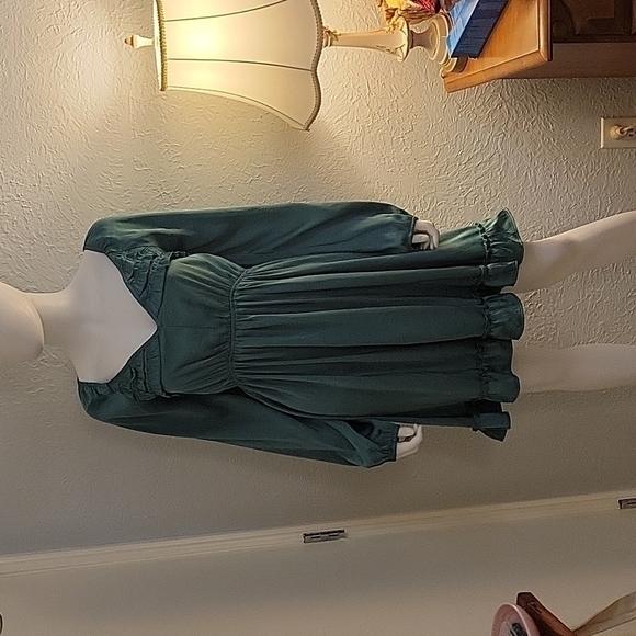 GIGIO Emerald Satin Ruffle Long Sleeve Flounce High Waist Hoco Holiday Dress - Picture 3 of 10